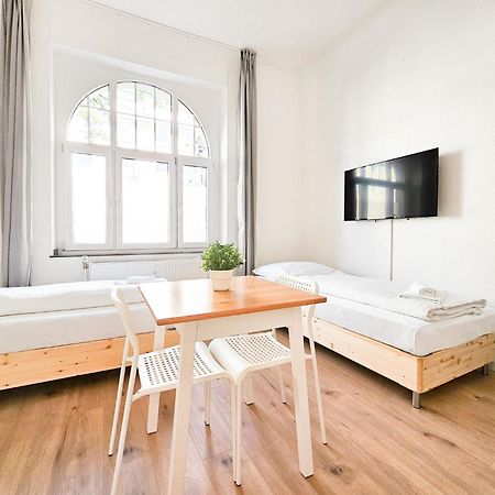 Raj Living - Studio Wohnungen - 15 Min Zur Messe Dus Düsseldorf Exteriör bild