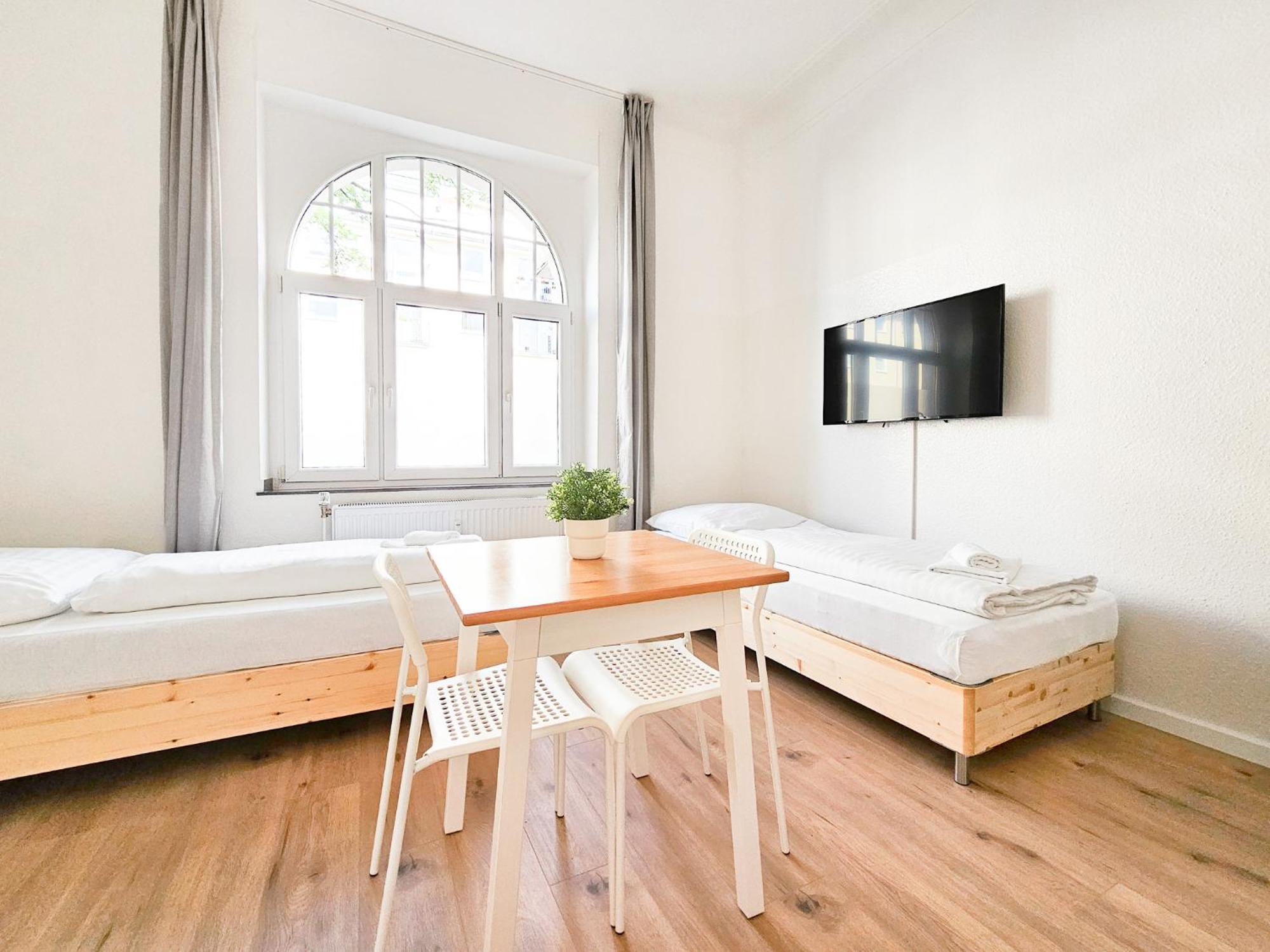 Raj Living - Studio Wohnungen - 15 Min Zur Messe Dus Düsseldorf Exteriör bild